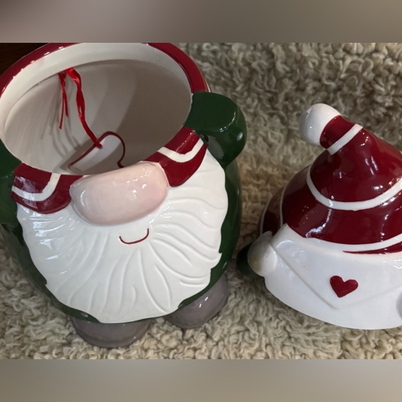 NWT whimsical cupboard gnome cookie jar, Christmas, Collectible, Gnome, adorable - Picture 4 of 5